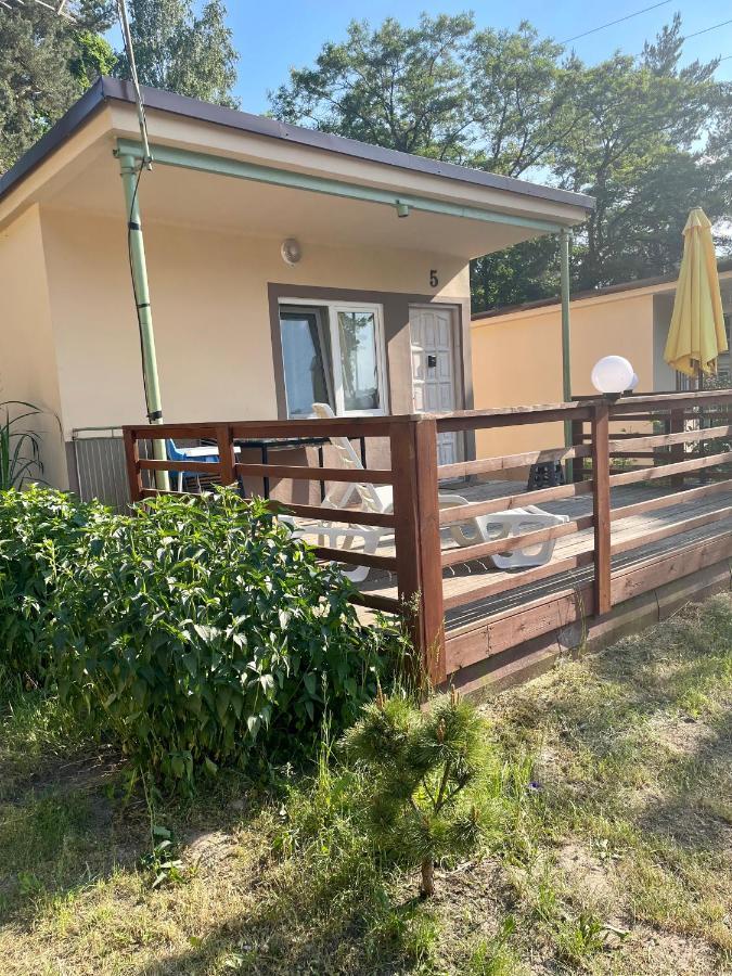 Osrodek Wypoczynkowy Flora Hotell Firlej Exteriör bild